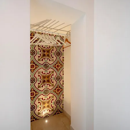 Guesthost - Comfortable Pierhouse In Διαμέρισμα Monopoli